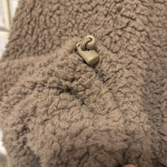 Skims Teddy Cropped Jacket-Desert - Picture 5 of 8